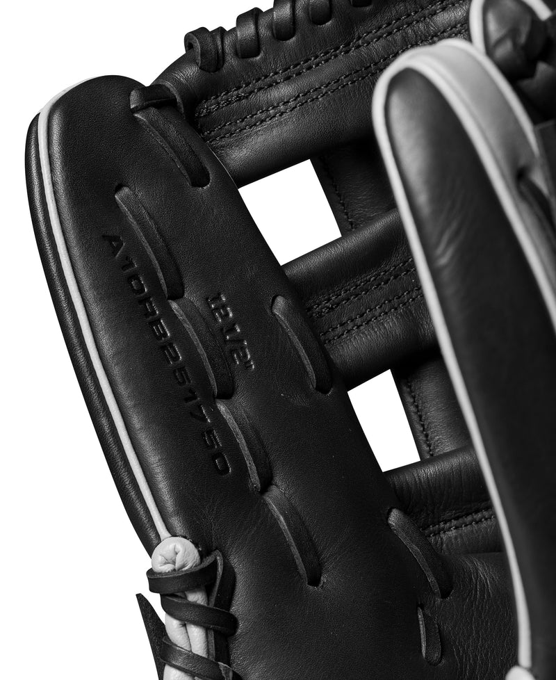 Wilson A1000 1750 12.5" Outfield Baseball Glove