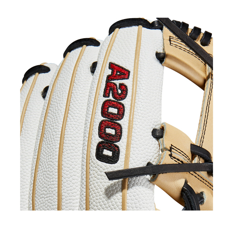 Wilson A2000 12" Fastpitch Softball Glove