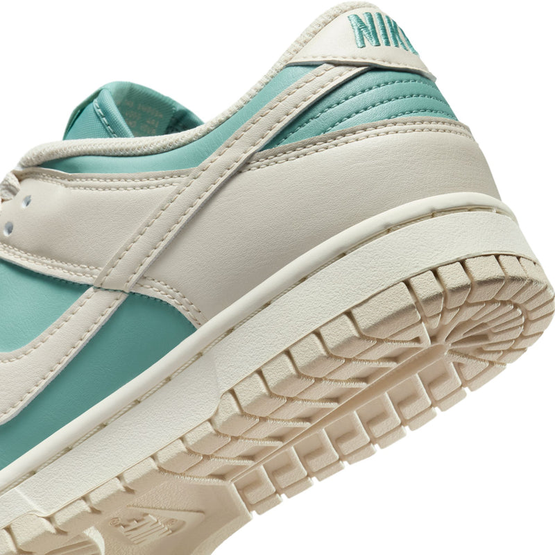 Women's Nike Dunk Low - 001CANNO