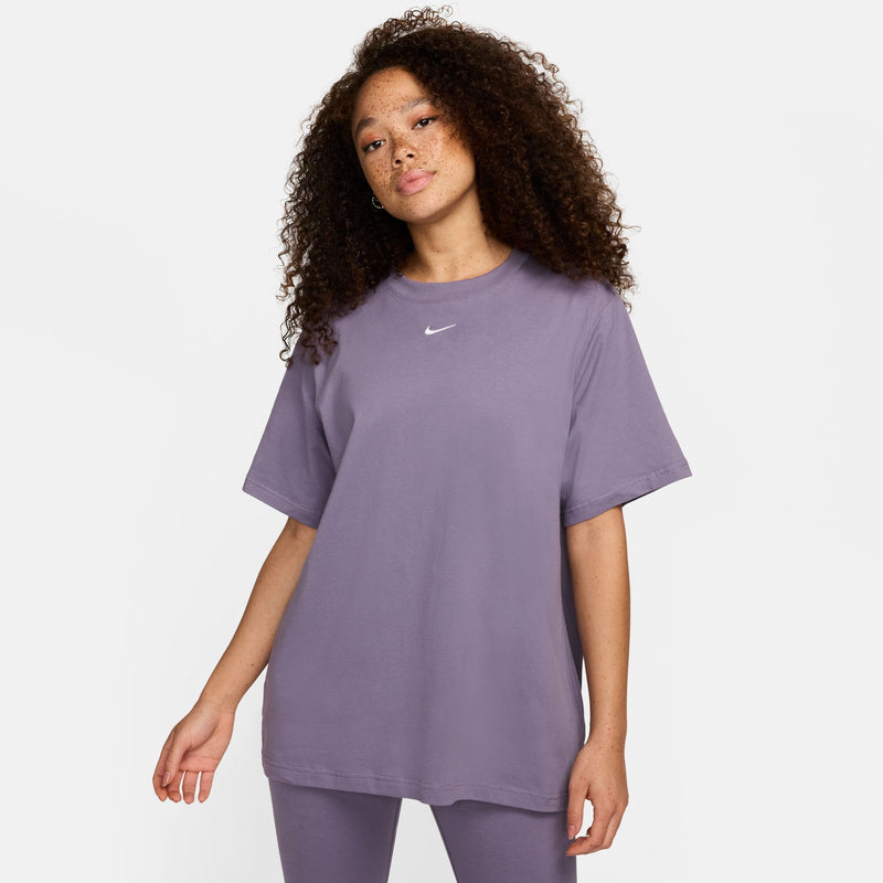 Women's Nike Essential T-Shirt - 509DAYBR