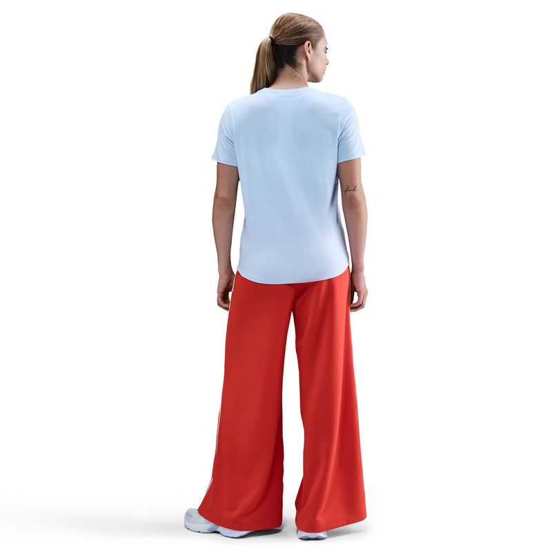Women's Nike NSW Club Essentials T-Shirt - 441CELES