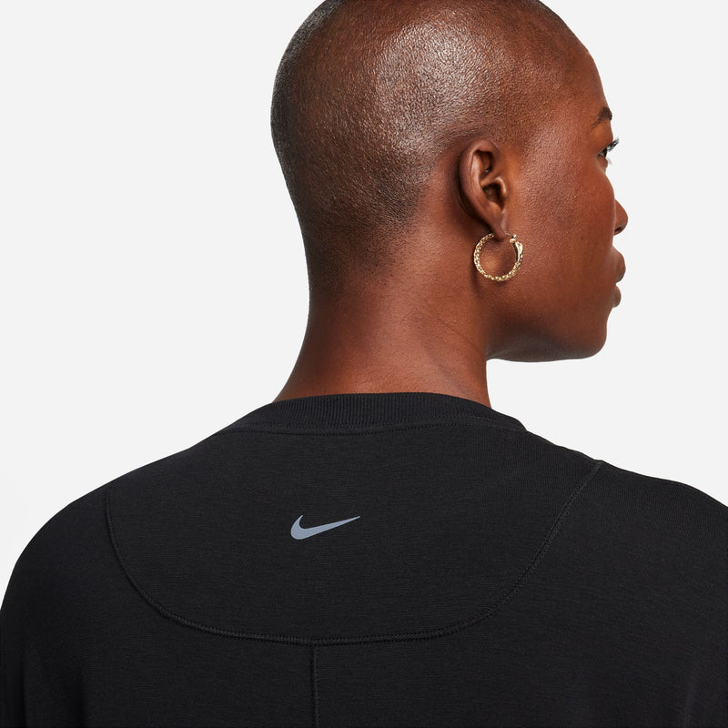 Women's Nike One Relaxed T-Shirt - 010 - BLACK
