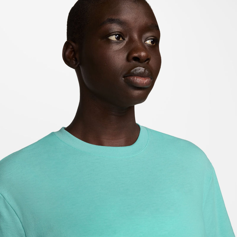 Women's Nike One Relaxed T-Shirt - 300GREEN